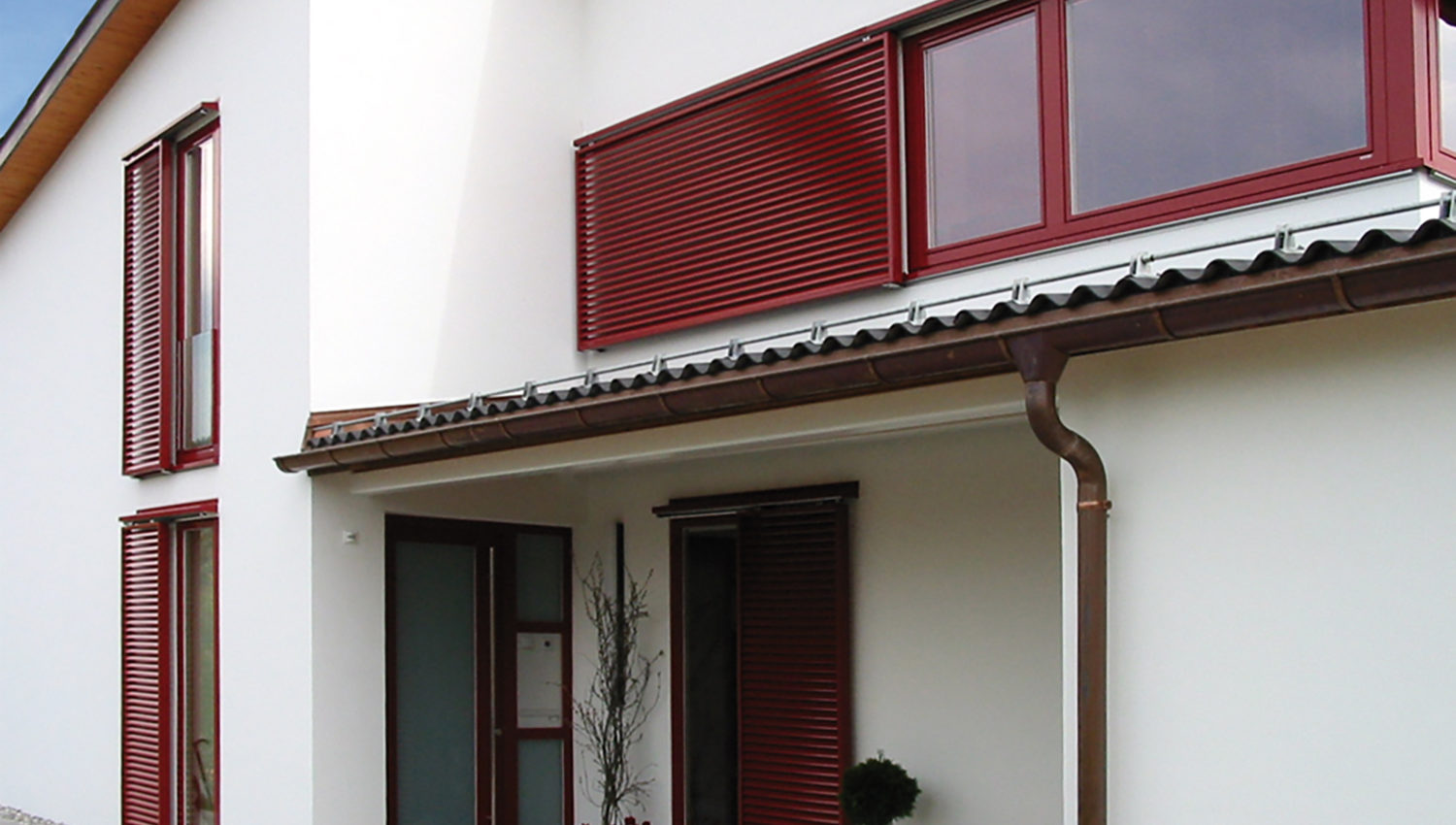Volets coulissants sur une façade